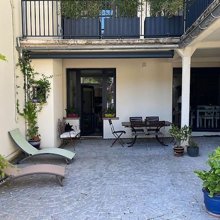 Charmant Appartement En Pierres Bourgoin-Jallieu Exteriör bild